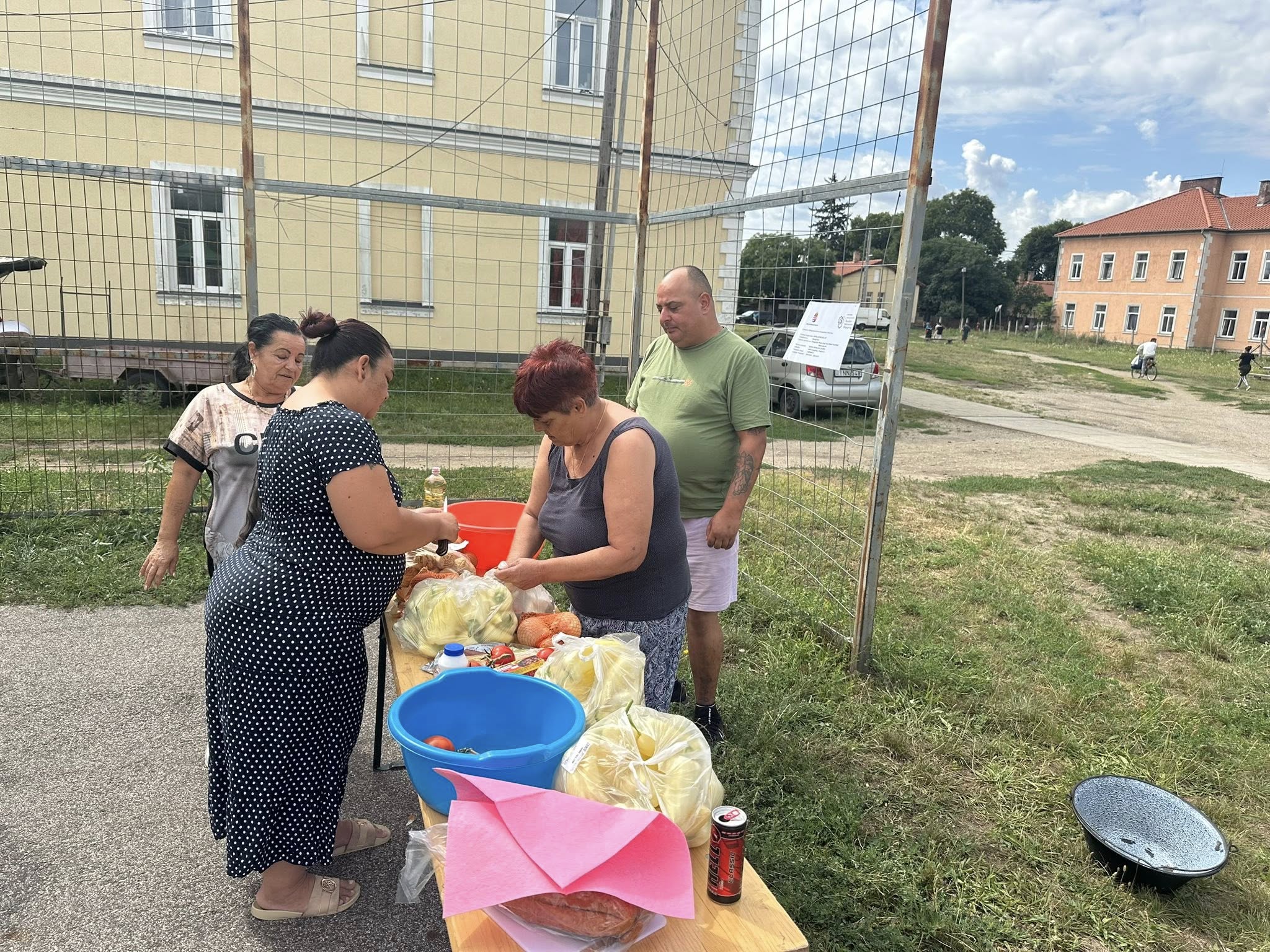 Nagy sikerrel zajlott le a Roma Nemzetiségi Önkormányzat által szervezett lecsó főzőverseny!
